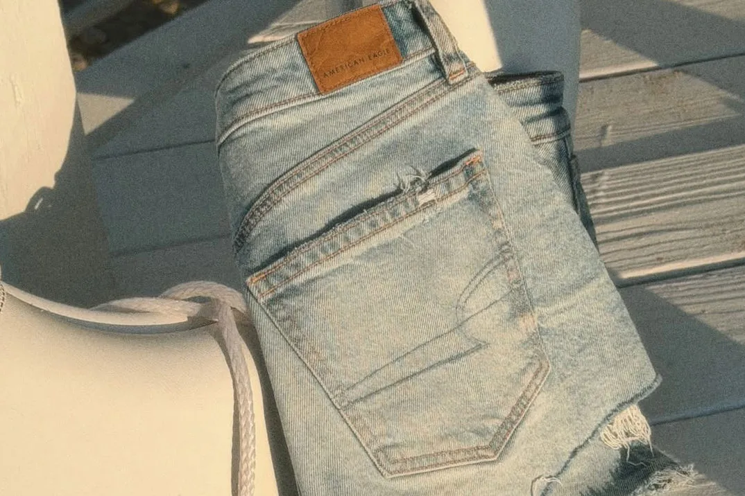 AEO first quarter up 10%